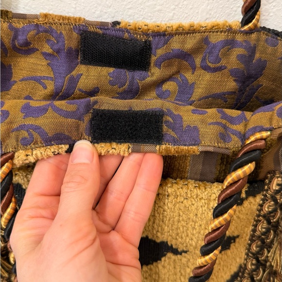 Tan and Black Women's Bag - Picture 6 of 7